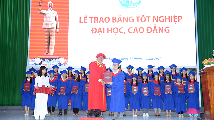 Vừa tốt nghiệp, mở cửa bước ra có công việc chào đón